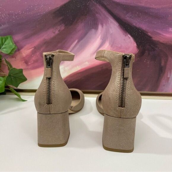 Eileen Fisher Indi Metallic Ankle-Grip Pumps in Suede Platinum Pumps Size 8 - Picture 11 of 16